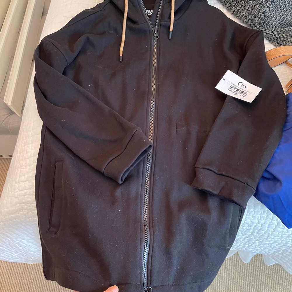 ZYIA NWT BLACK SWEATSHIRT/HOODIE